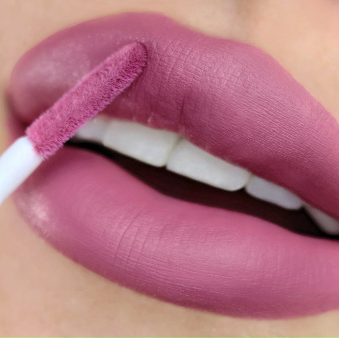DON'T JUDGE Seal The Deal - BEAUTY CREATIONS - Compra Maquillaje y Artículos de Belleza | Belle Queen Cosmetics