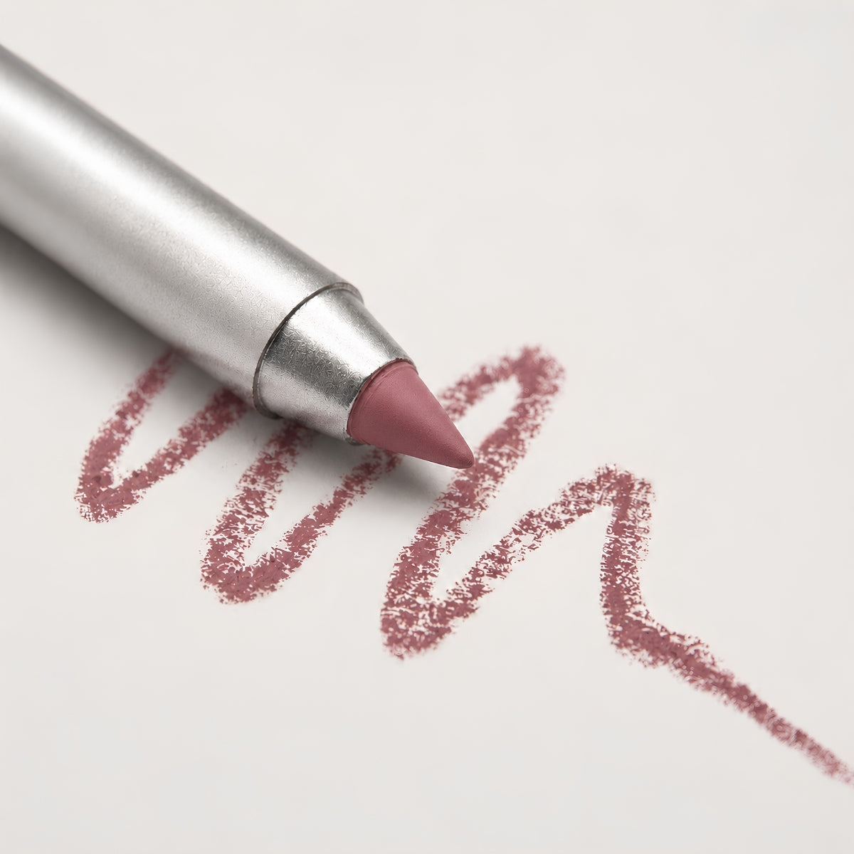 DELINEADOR DE LABIOS BICOLOR - AYVANNA REVER
