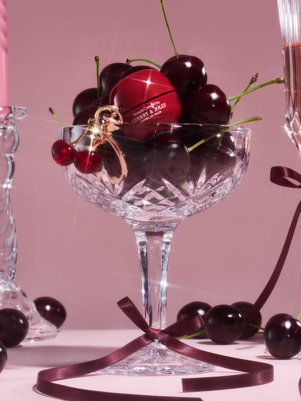 ***PREORDEN*** Beauty Creations XMAS - Llavero Balsamo Labial Con Color - Cherry & Jolly