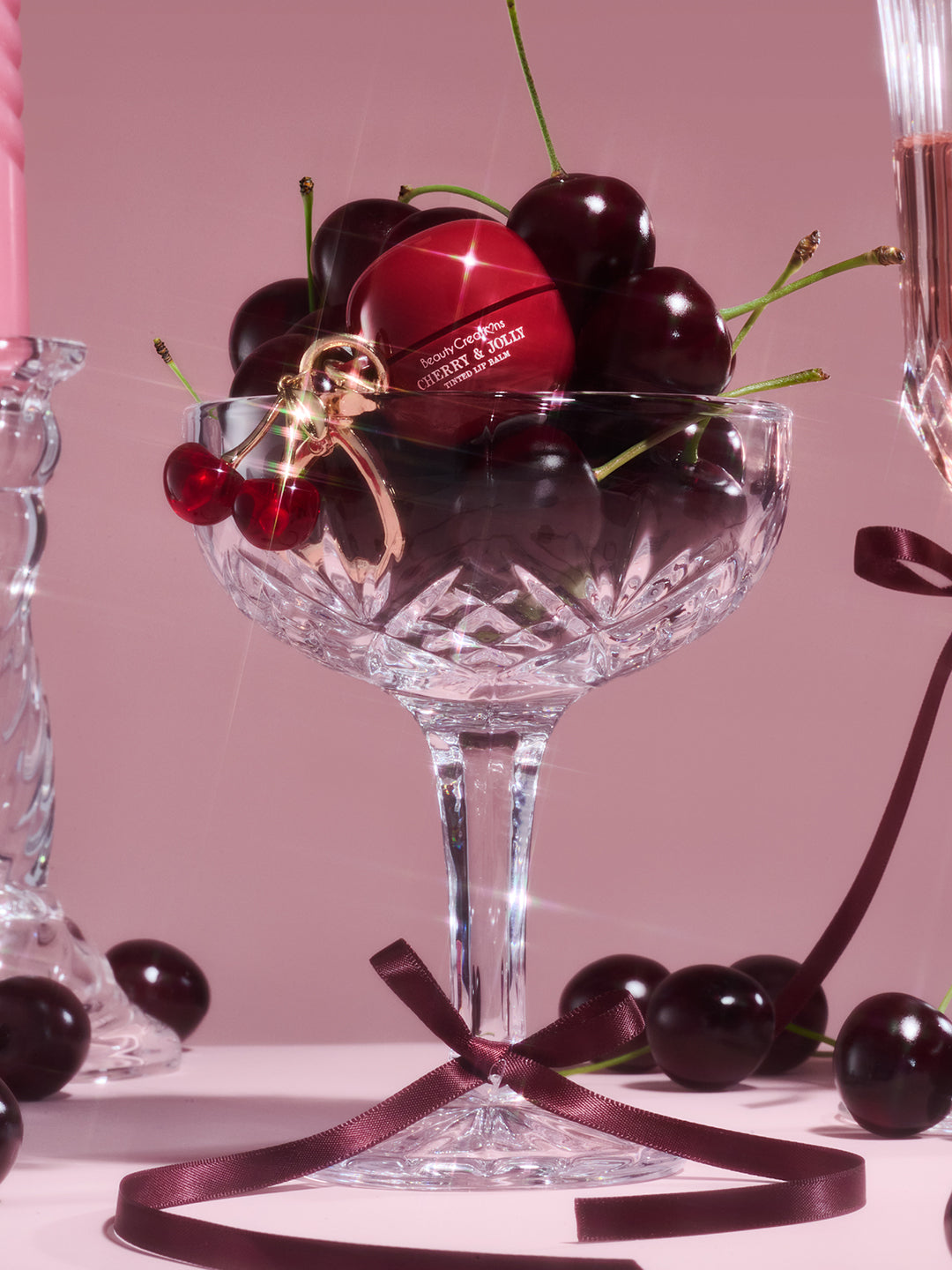 ***PREORDEN*** Beauty Creations XMAS - Llavero Balsamo Labial Con Color - Cherry & Jolly