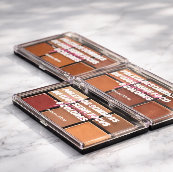PALETA DE SOMBRAS DE OJOS A 6 COLORES - AYVANNA REVER