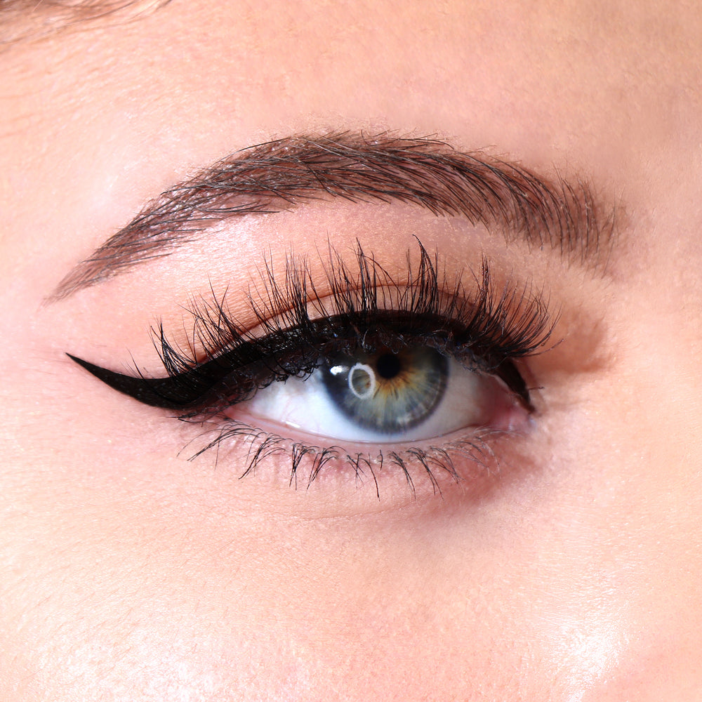 Eye Catching Dip Liner (001, Black)- Delineador Líquido | MOIRA