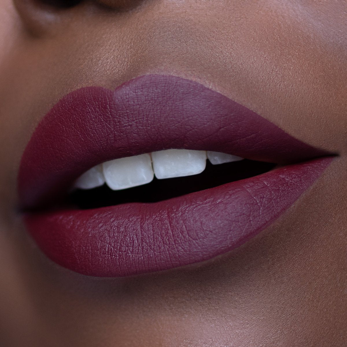 DRAMA MAMA Seal The Deal - BEAUTY CREATIONS - Compra Maquillaje y Artículos de Belleza | Belle Queen Cosmetics
